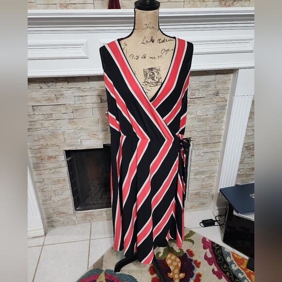 TORRID striped faux wrap tie waist dress plus size 4 4X - Picture 2 of 7